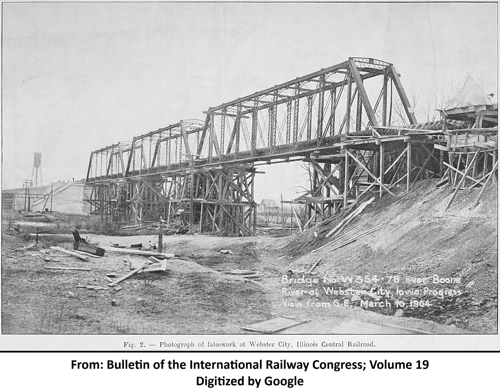 Photo showing previous bridge during 1903 raising